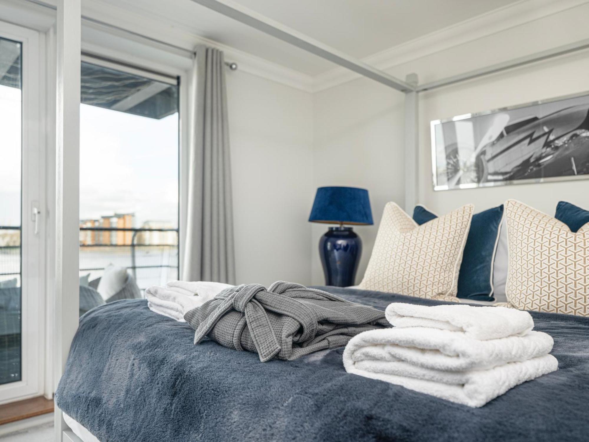 The View Greenwich - Luxury River Thames Apartment ロンドン エクステリア 写真
